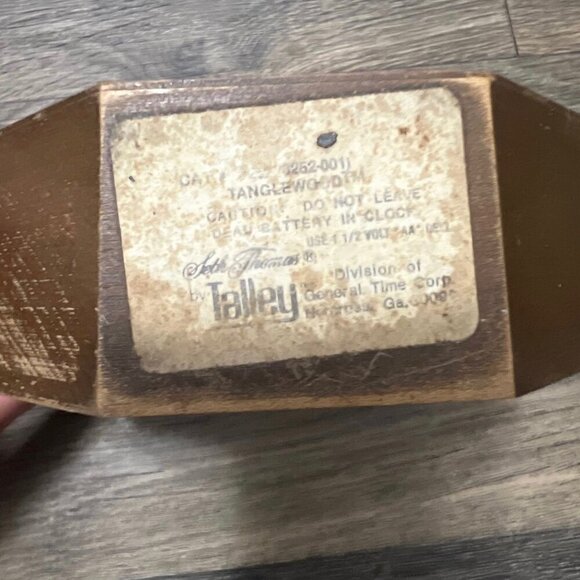 Antique Vintage Seth Thomas Wood Octagon 5 Inch Desk Clock - Picture 4 of 8